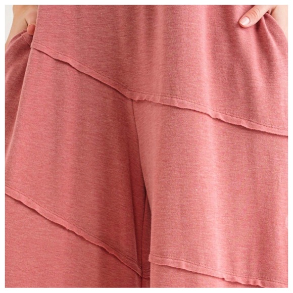 #21 Boho Stunning loose fit wide leg fabulous jumpsuit - Picture 4 of 4